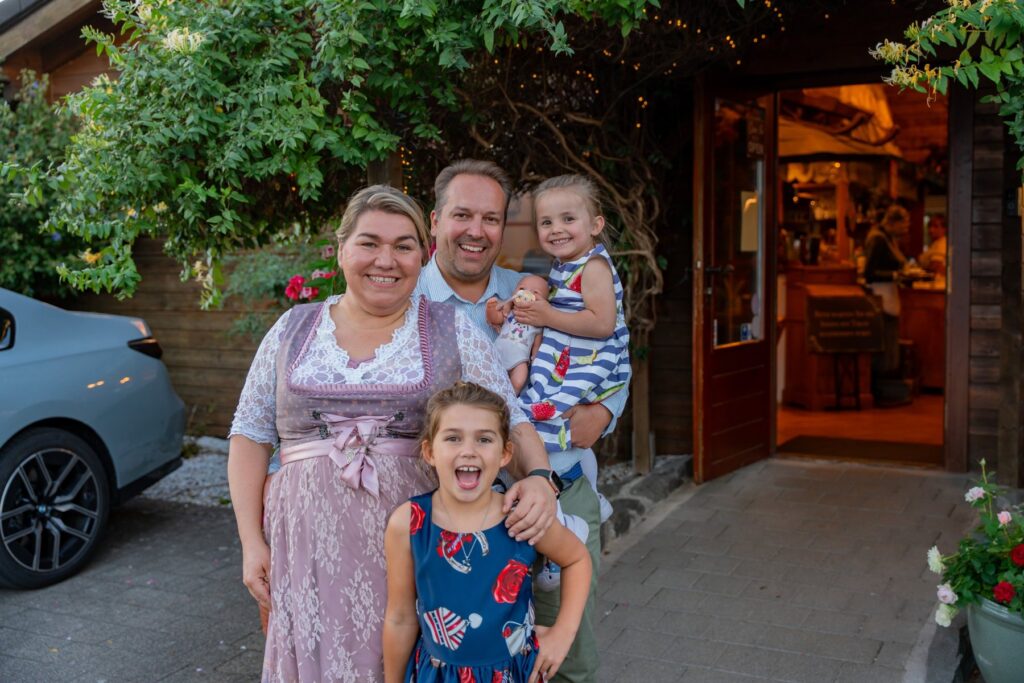 Familie Richter, zweite und dritte Generation der Flammkuchenhütte Becker in Mehlingen